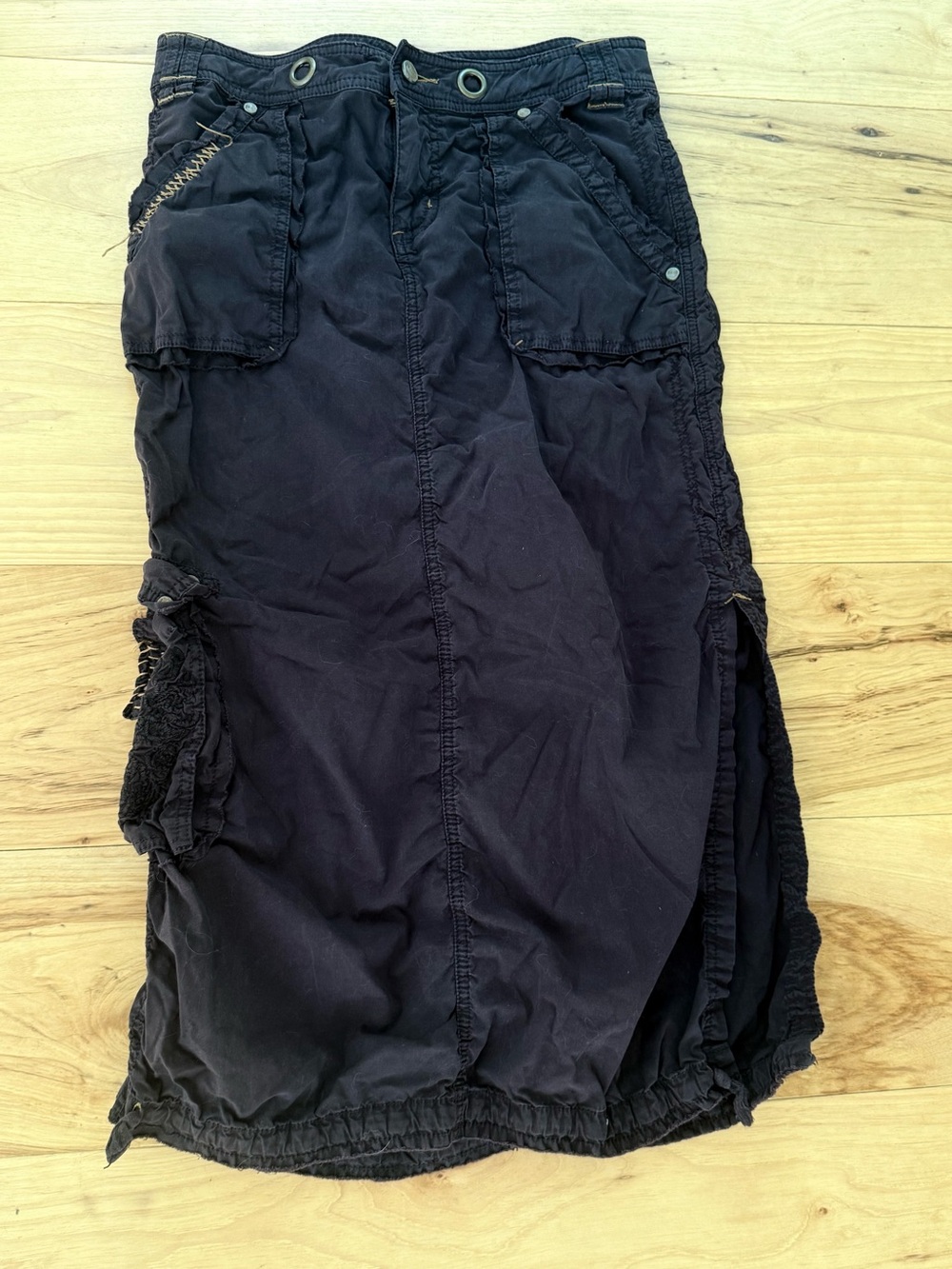 Pure Color Women’s dark brown utility midi skirt with unique details. Size 27.